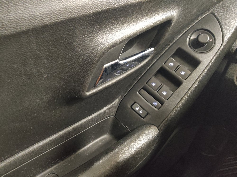 Used 2019 Chevrolet Trax LS AWD/4WD image 27