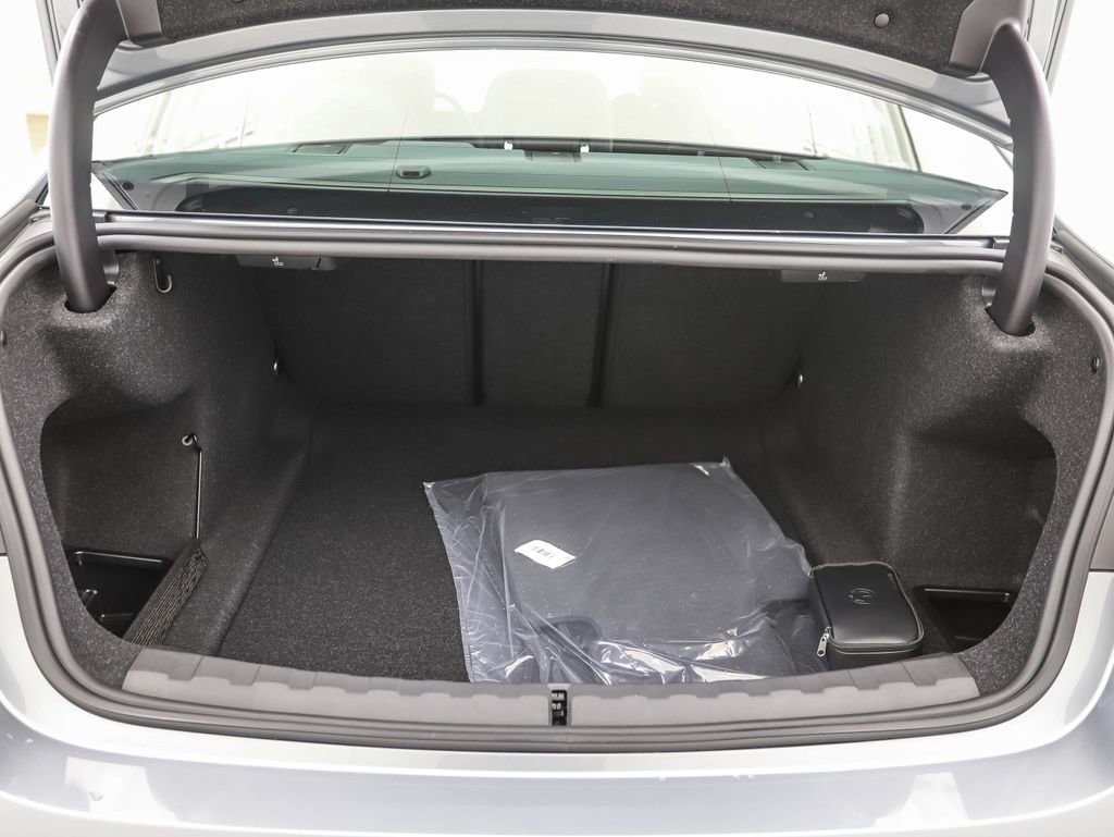 New 2026 BMW 330i xDrive Sedan w/ Convenience Package image 25
