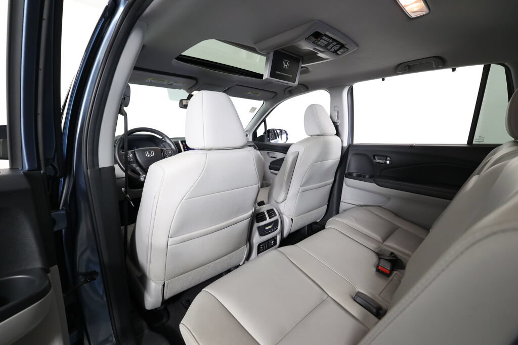 Used 2016 Honda Pilot Touring image 14