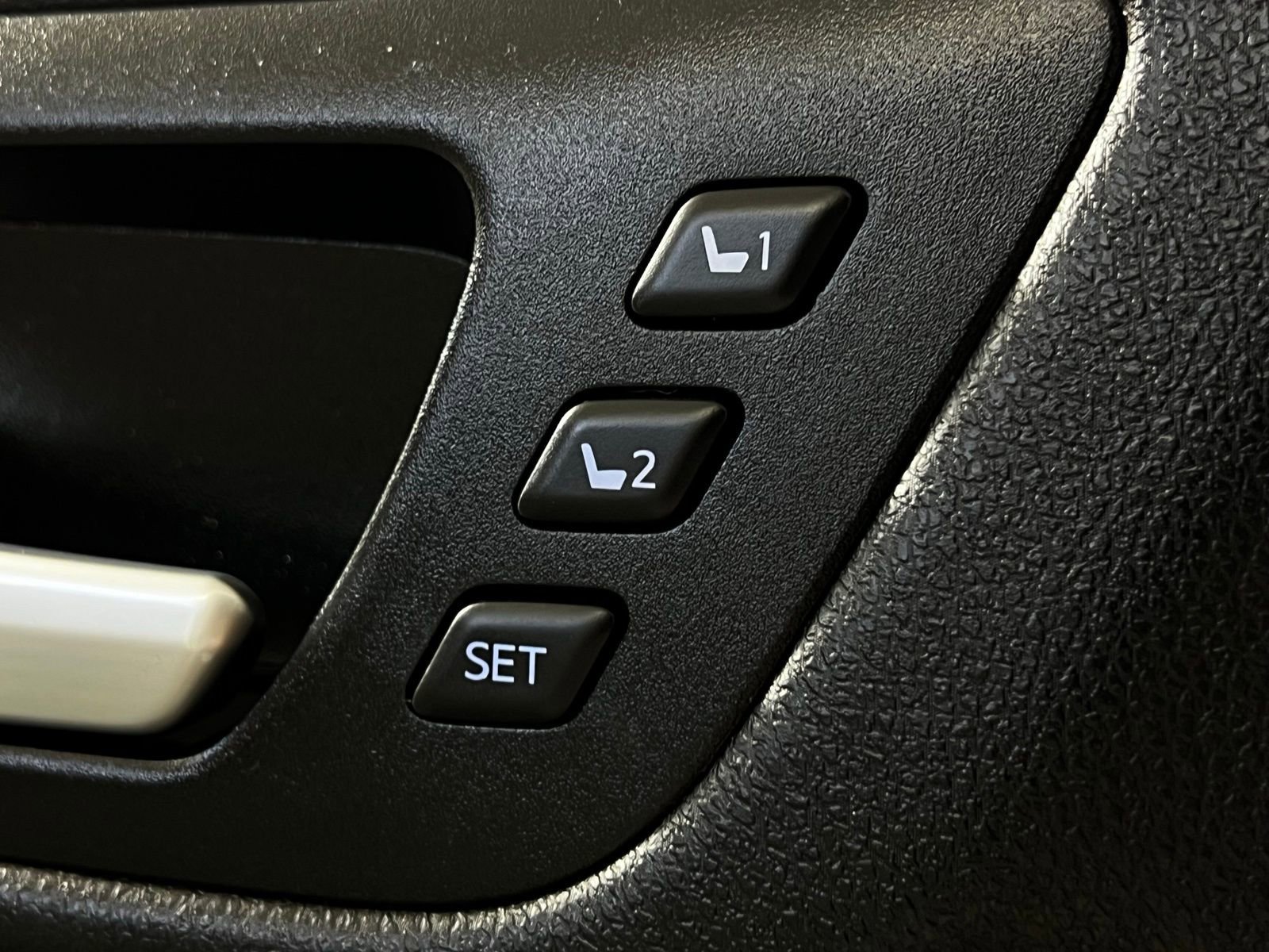 Used 2018 Toyota Highlander Limited Platinum image 15