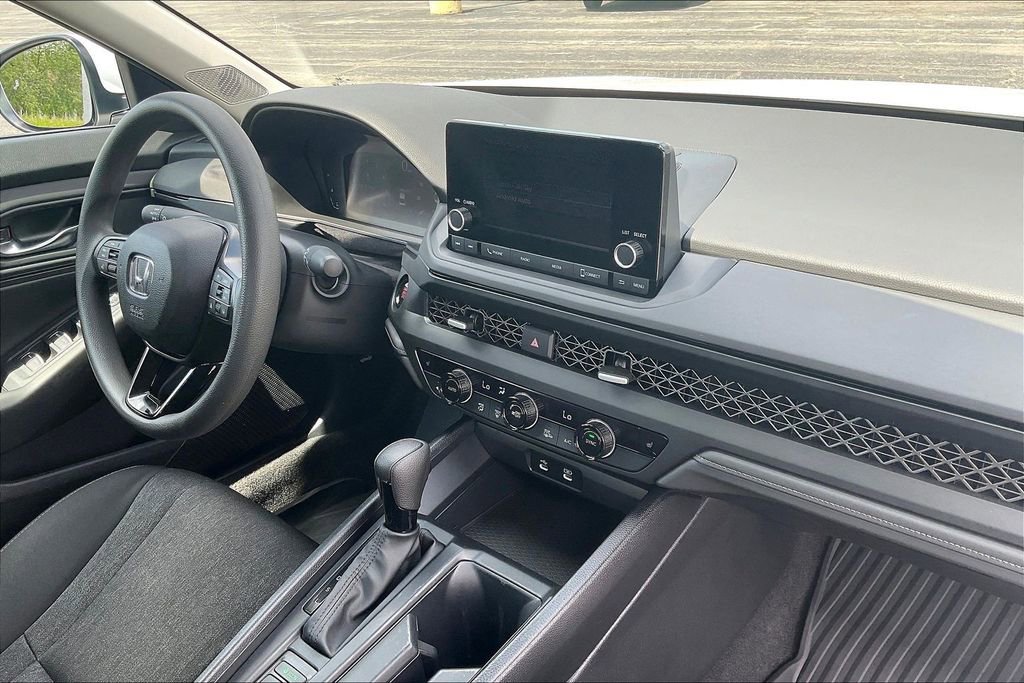 Certified 2024 Honda Accord EX image 28