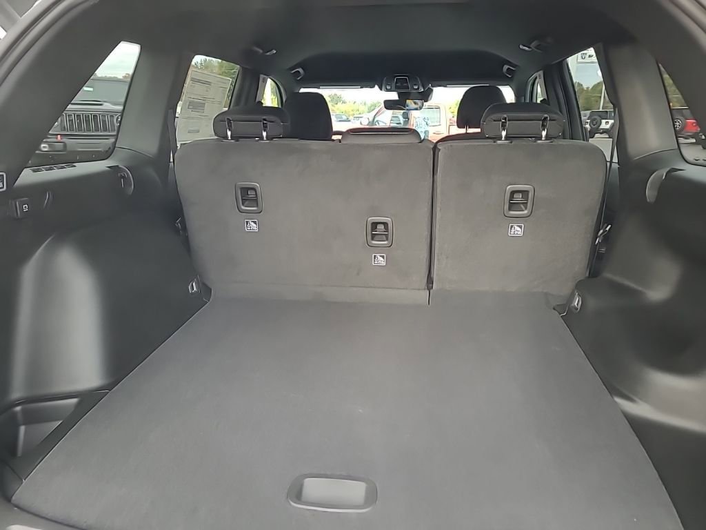 New 2025 Jeep Grand Cherokee Laredo w/ Luxury Tech Group I image 18