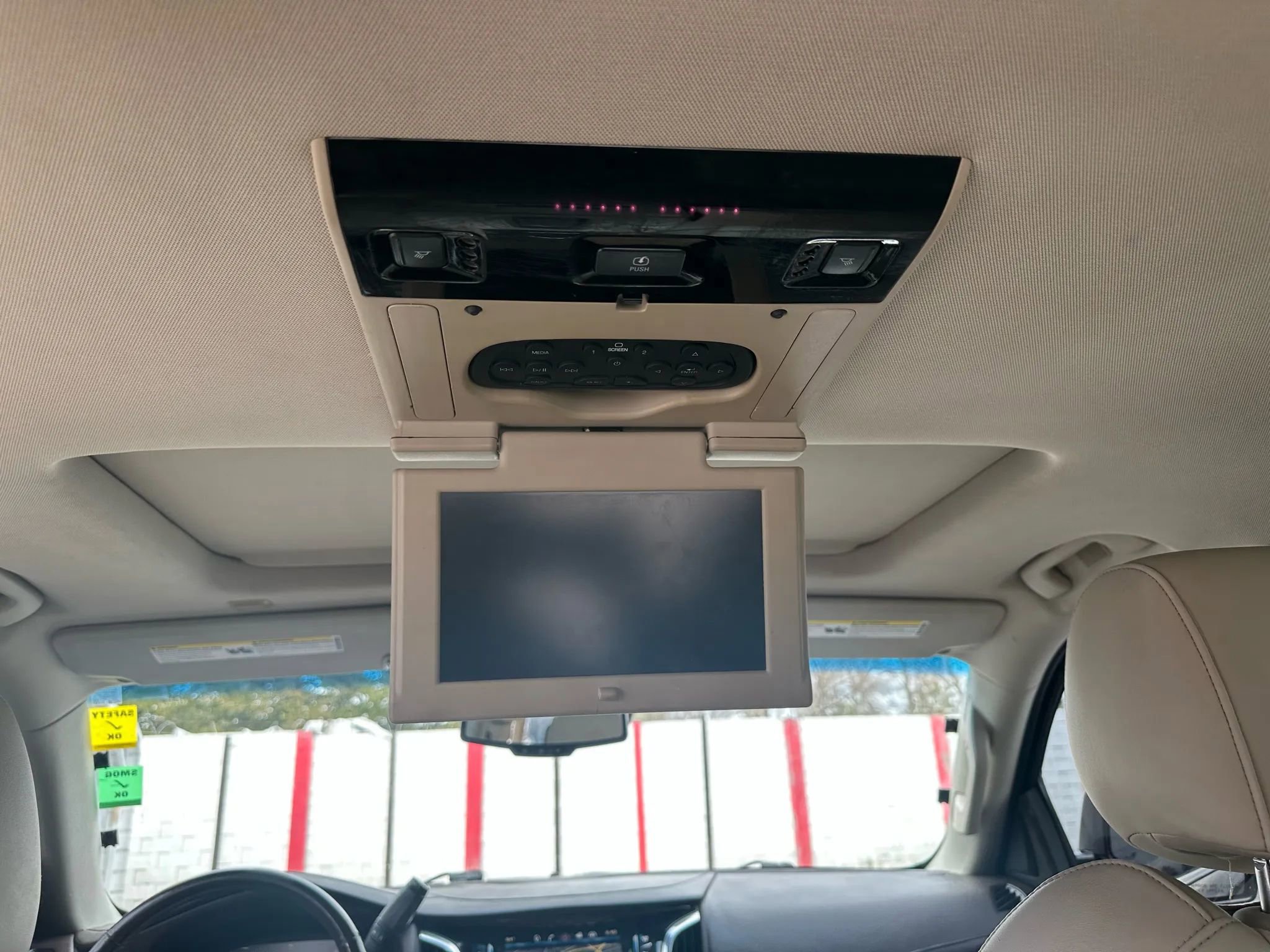 Used 2015 Cadillac Escalade Luxury image 18