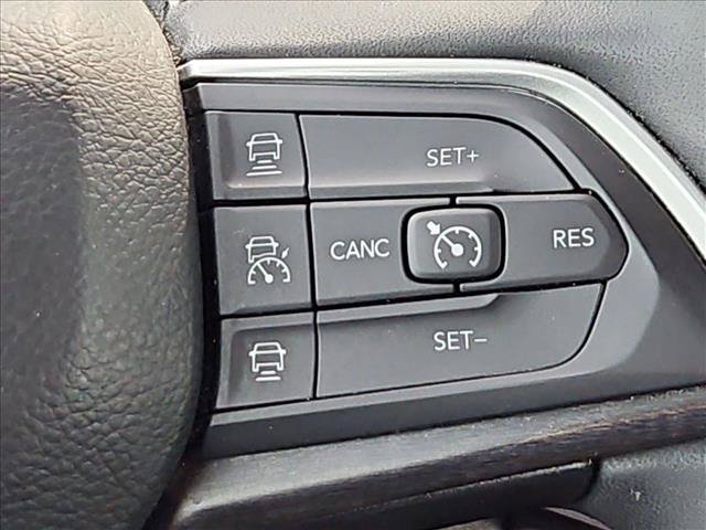 Used 2023 Jeep Grand Cherokee L Limited RWD image 25