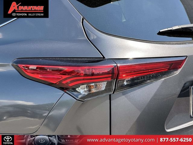 Used 2023 Toyota Highlander LE FWD image 13