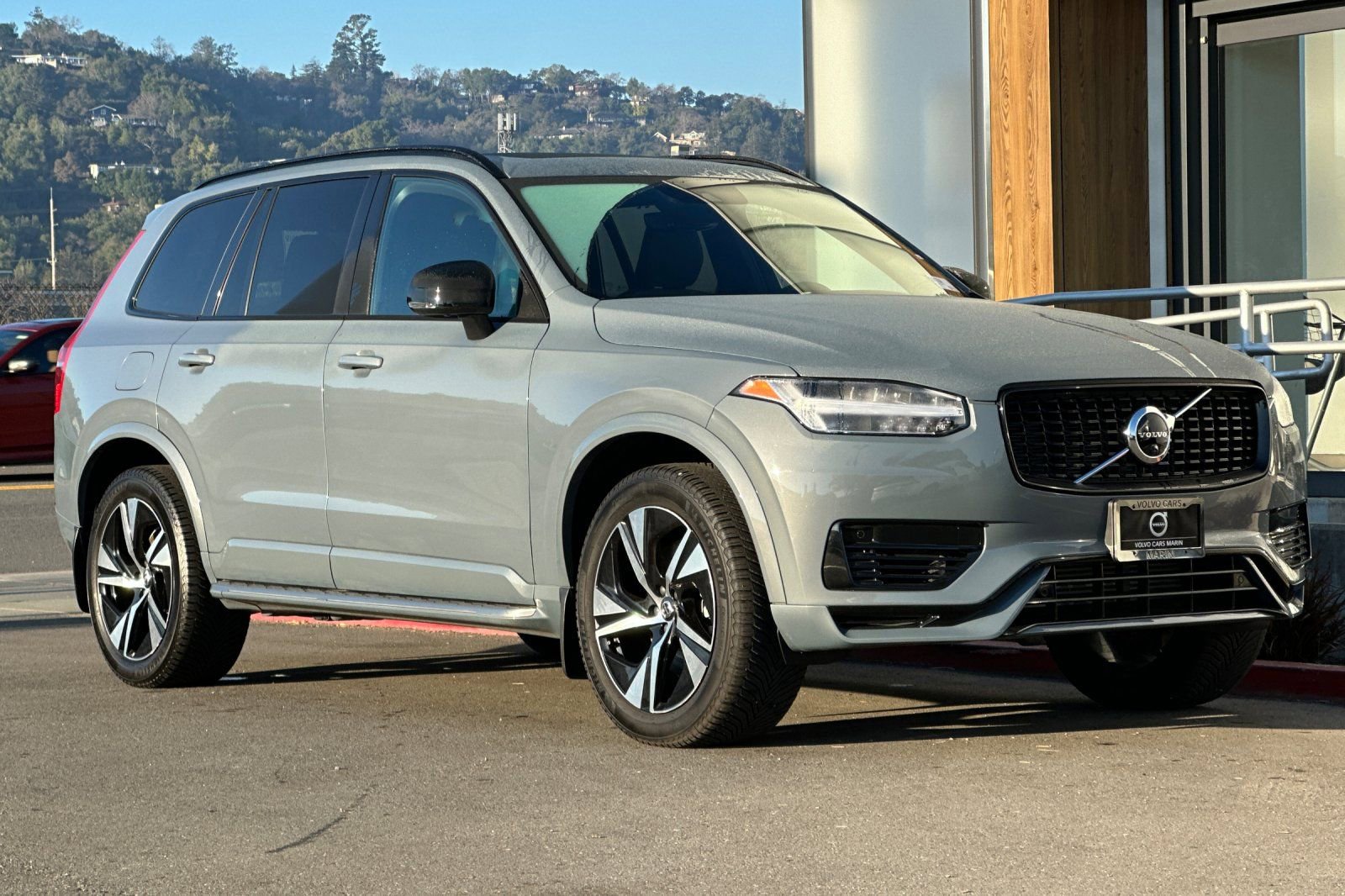 Used 2022 Volvo XC90 T8 R-Design image 9
