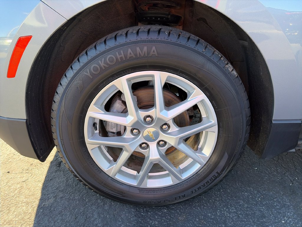 Used 2023 Chevrolet Equinox LS FWD image 23