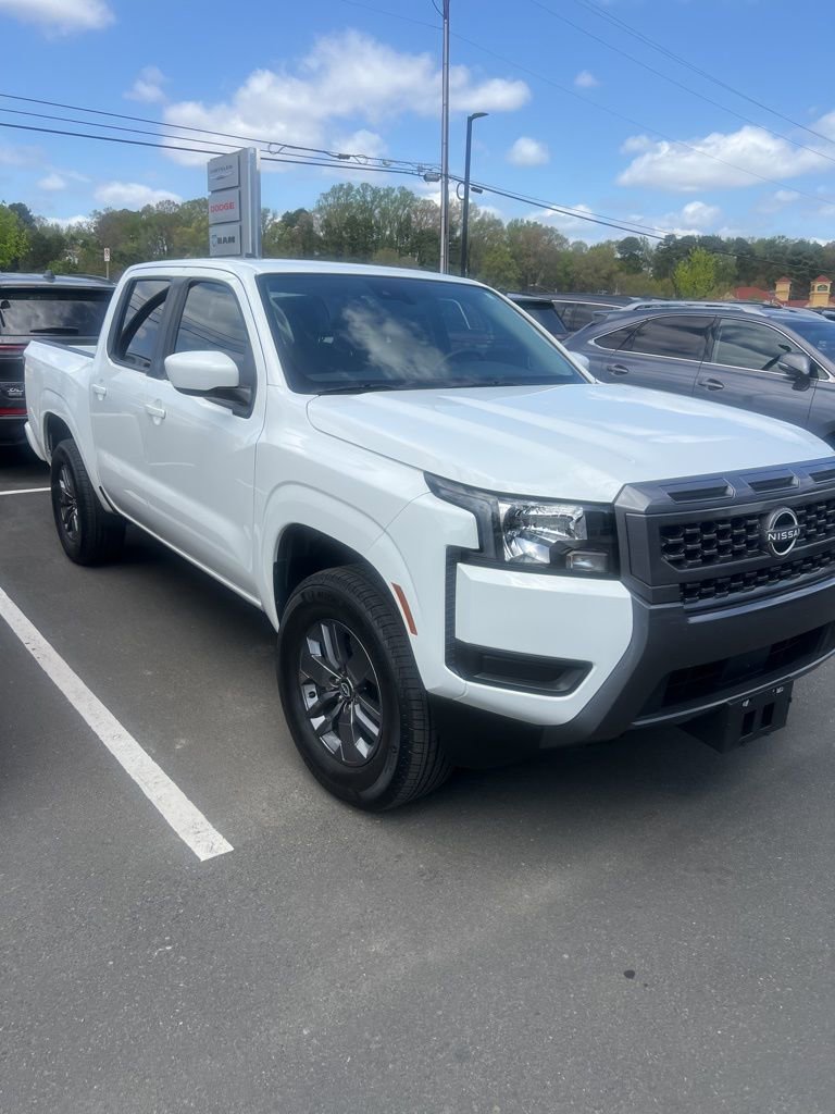 Used 2025 Nissan Frontier SV image 1