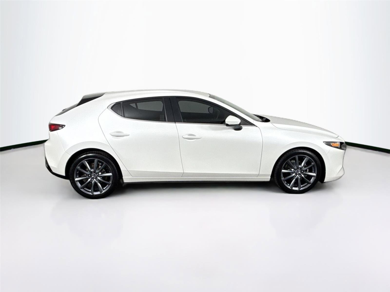 Used 2019 MAZDA MAZDA3 Hatchback image 9