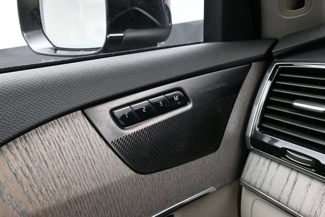 Used 2023 Volvo XC90 B6 Plus w/ Protection Package AWD/4WD image 28
