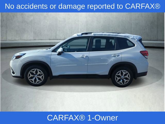 Used 2023 Subaru Forester Premium image 2
