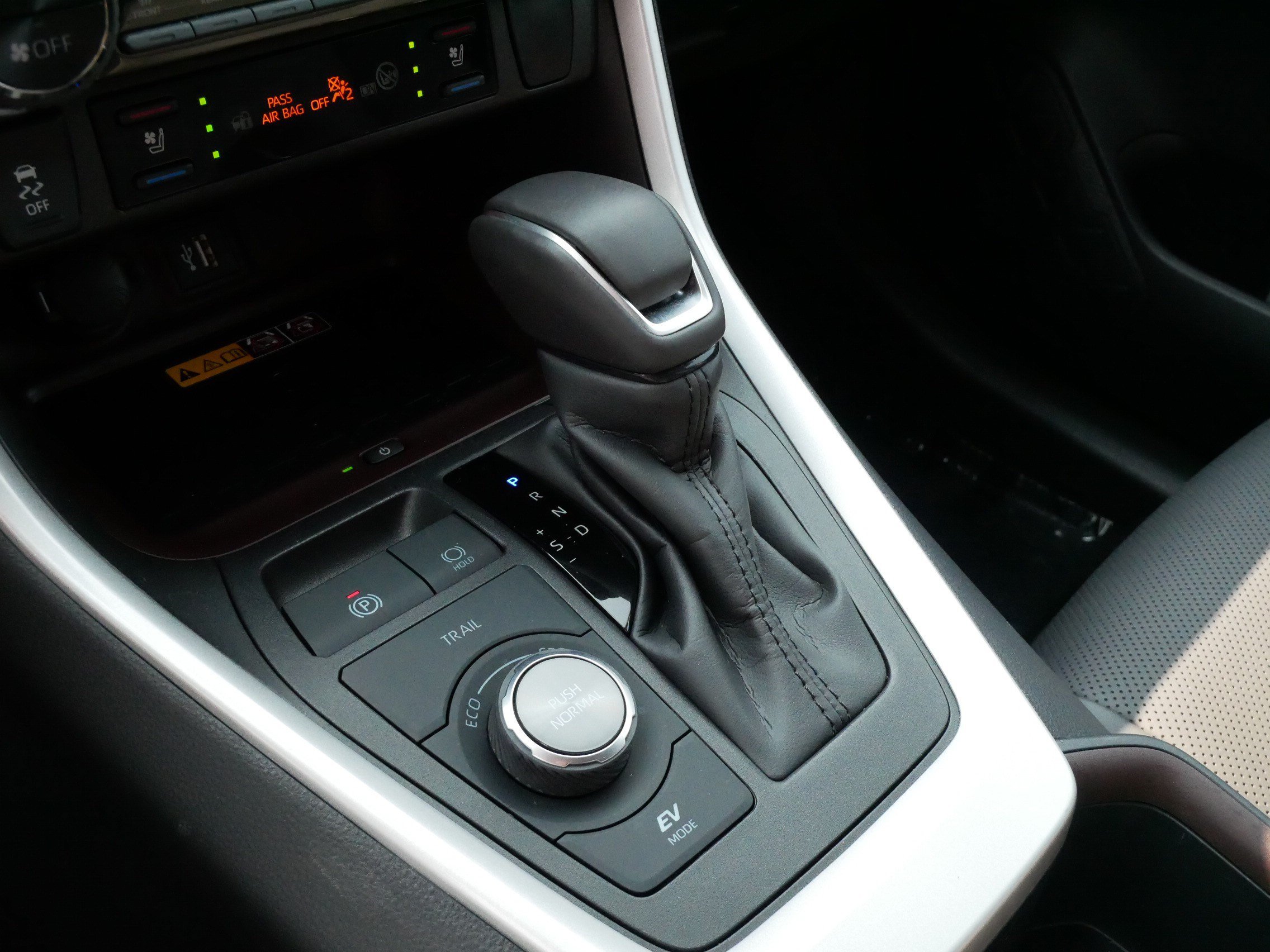 Certified 2025 Toyota RAV4 Limited w/ Advanced Technology Package AWD/4WD image 24
