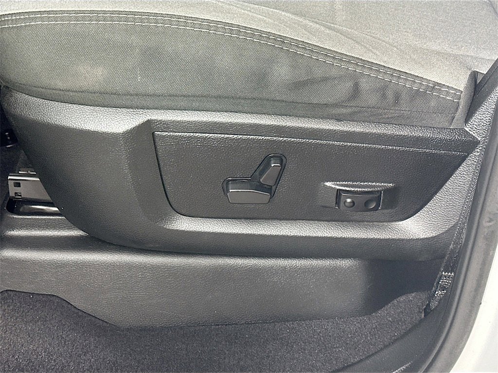 Used 2024 RAM 3500 Big Horn image 23