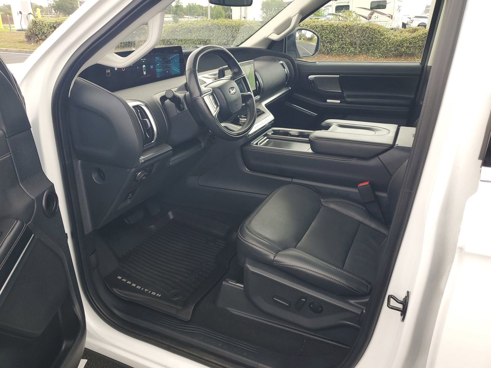 Certified 2025 Ford Expedition Max Platinum image 19