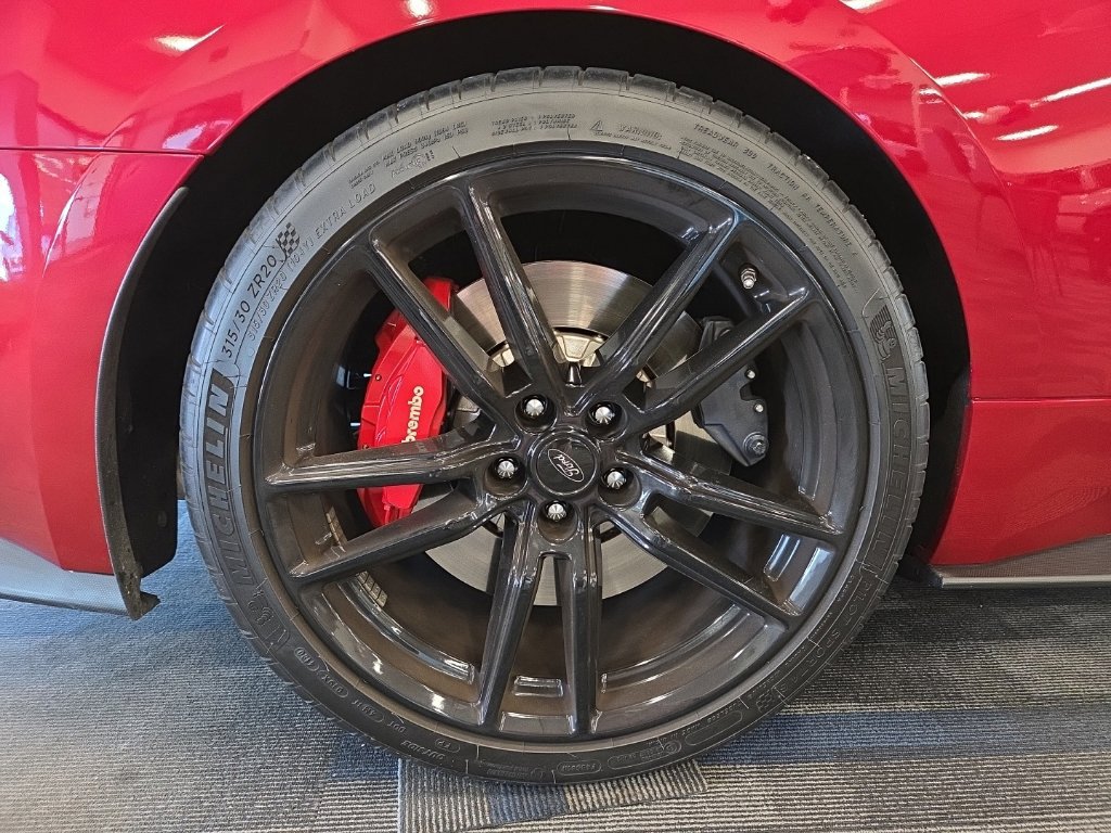 Used 2021 Ford Mustang Shelby GT500 w/ Technology Package RWD image 12