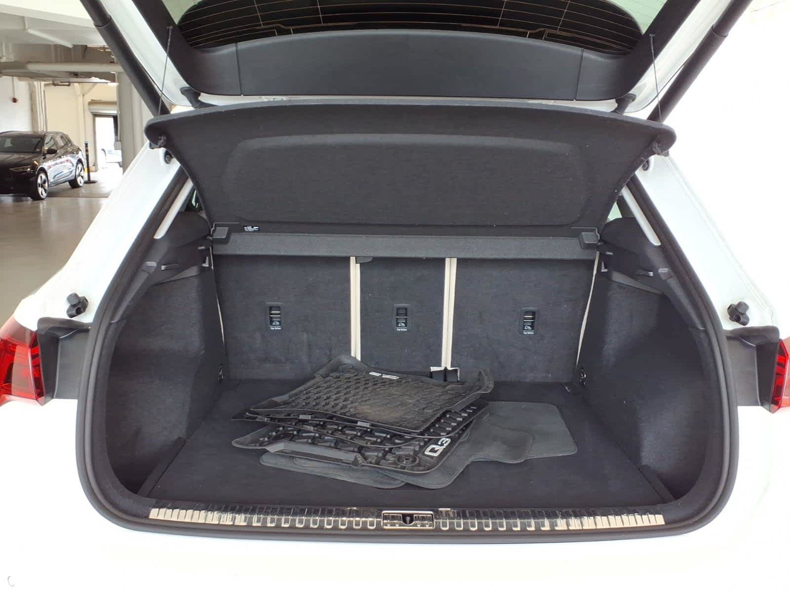 Used 2023 Audi Q3 2.0T Premium w/ Convenience Package AWD/4WD image 20