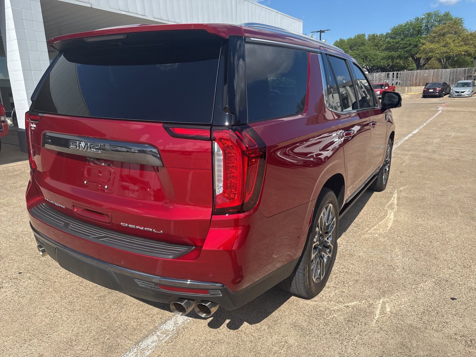 Used 2023 GMC Yukon Denali Ultimate image 7