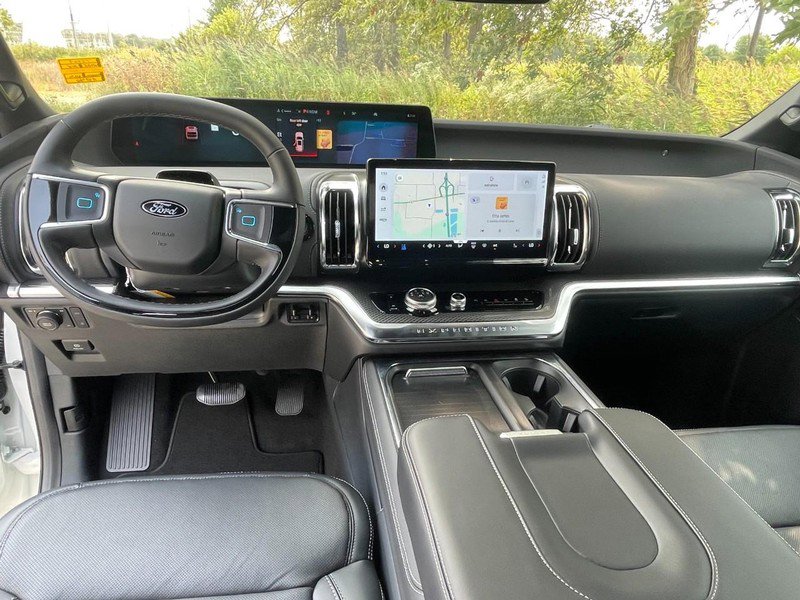 New 2025 Ford Expedition Max Platinum image 28