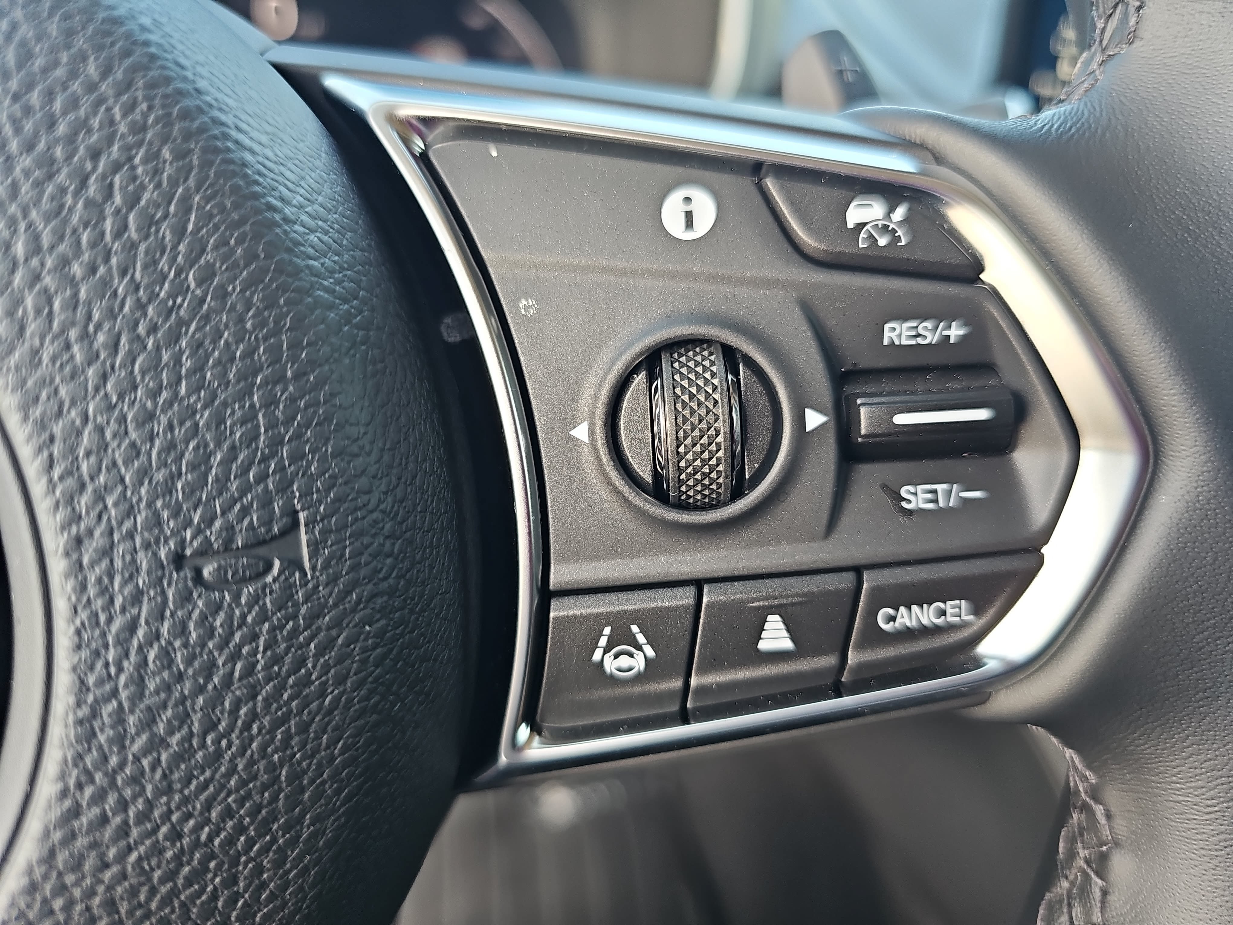 Certified 2026 Acura MDX w/ Technology Package FWD image 18