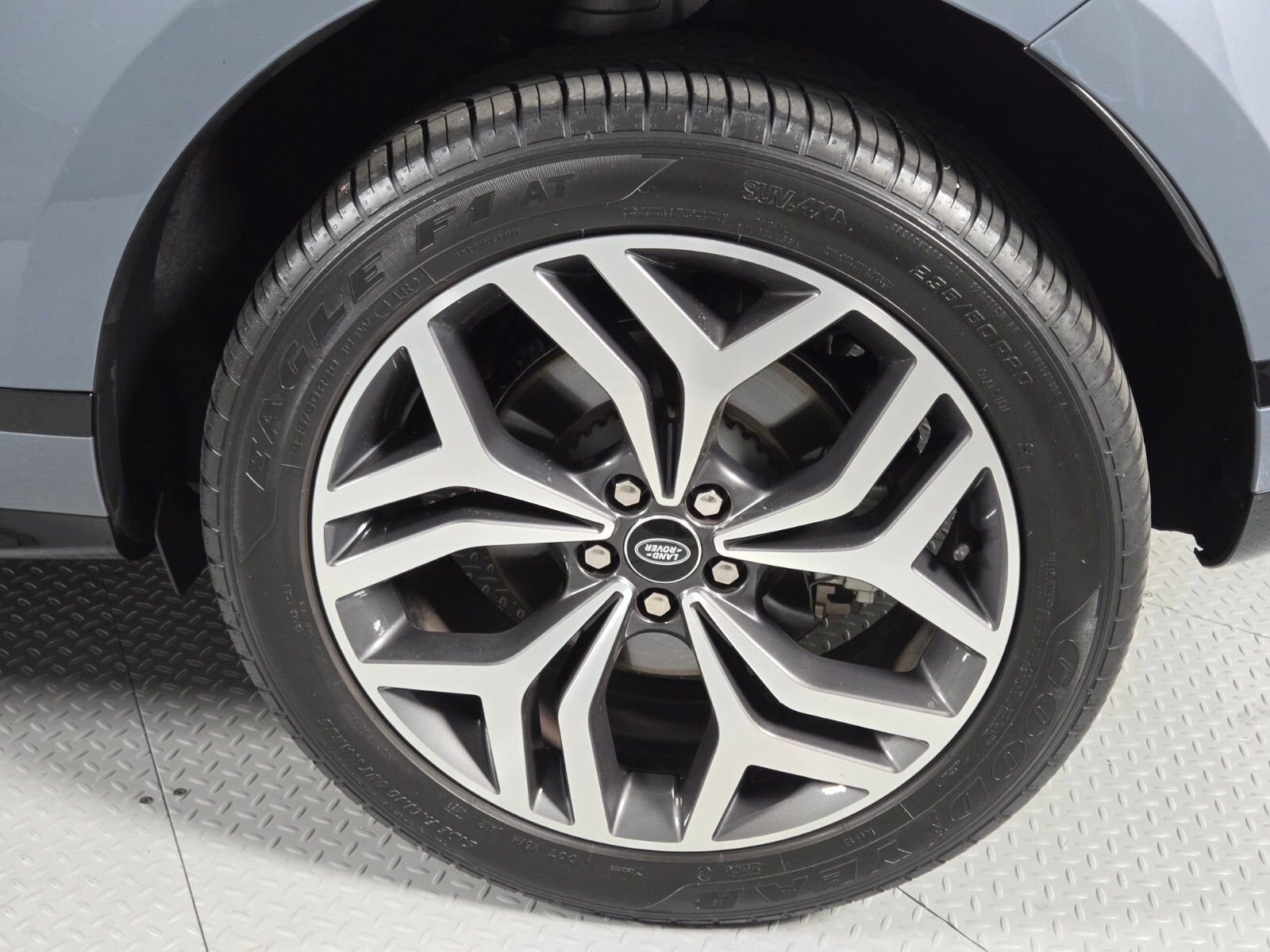 Used 2023 Land Rover Range Rover Evoque R-Dynamic S image 10