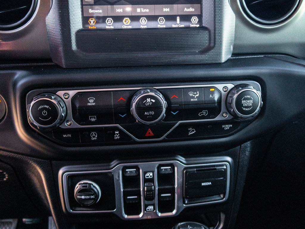 Used 2018 Jeep Wrangler Unlimited Sport S AWD/4WD image 39