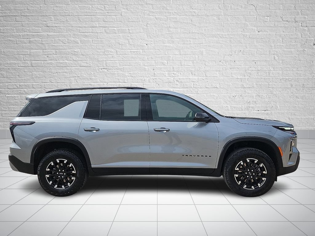 Used 2025 Chevrolet Traverse Z71 AWD/4WD image 5