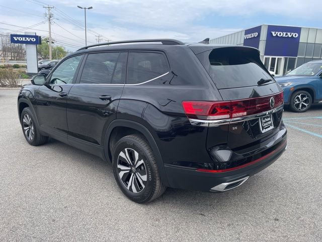 Certified 2025 Volkswagen Atlas SE image 2