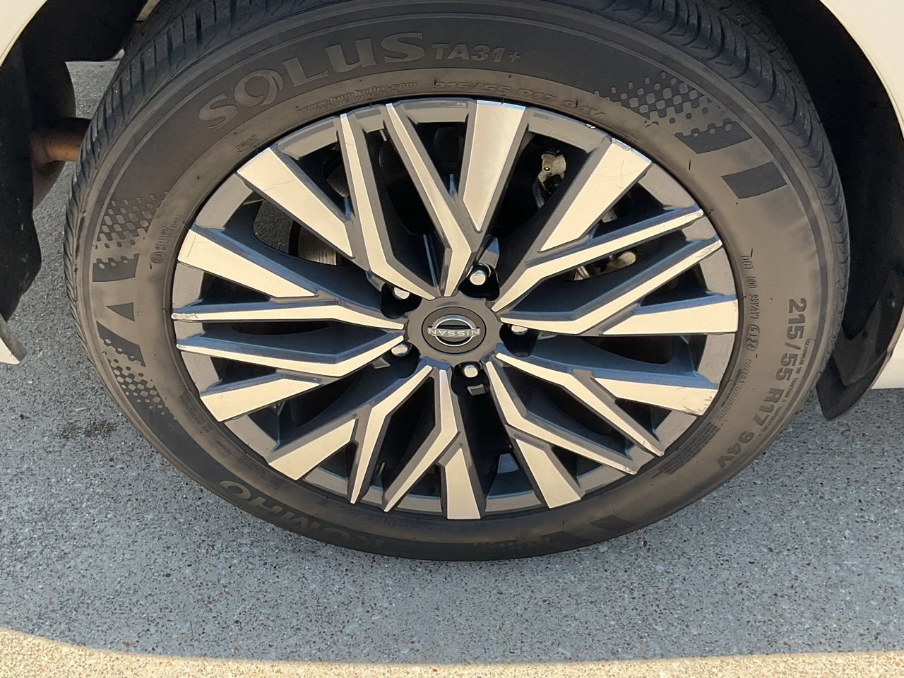 Used 2025 Nissan Altima 2.5 SV FWD image 7