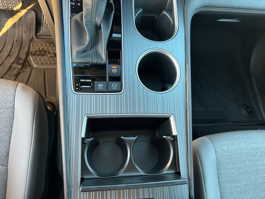 Used 2025 Toyota Sienna LE image 20