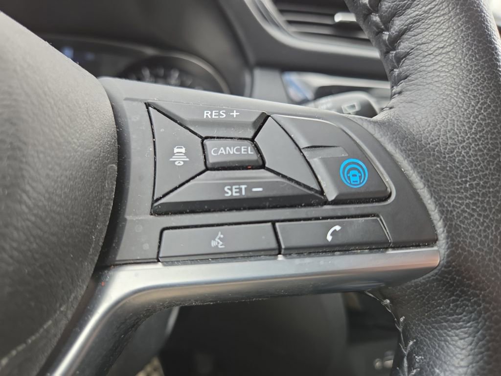Used 2022 Nissan Rogue Sport SL AWD/4WD image 32