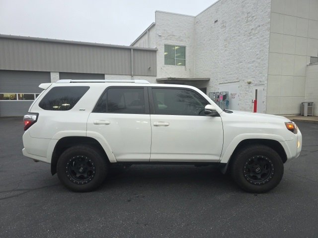 Used 2016 Toyota 4Runner SR5 image 4