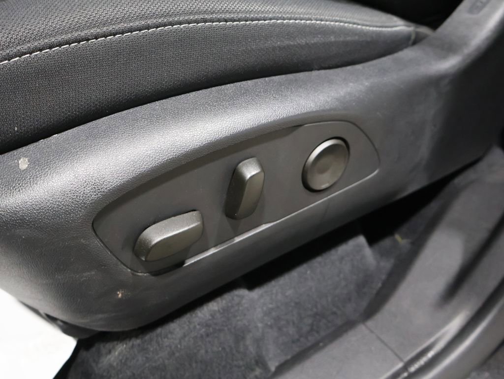 Used 2024 Chevrolet Traverse LT image 12