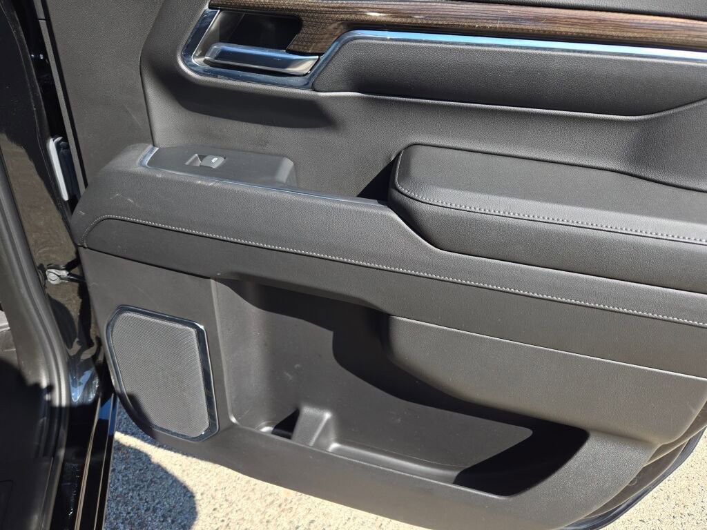 Used 2024 Chevrolet Silverado 1500 LT image 9
