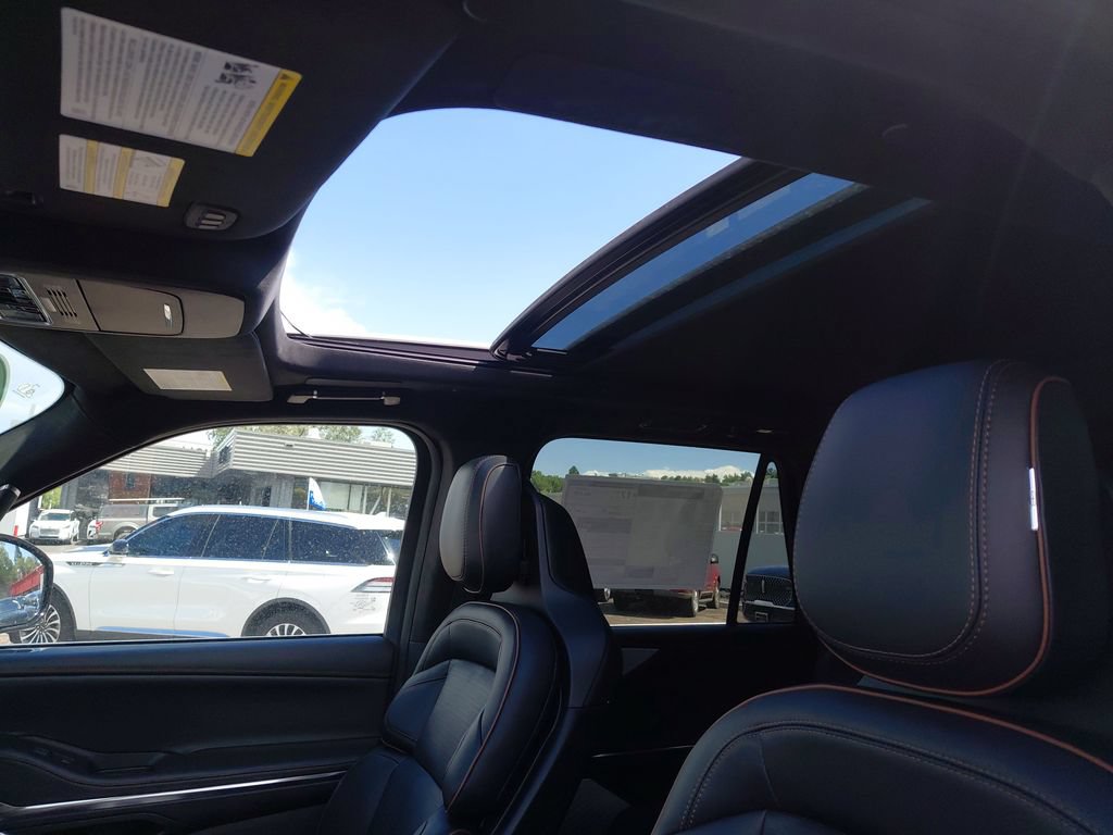 New 2026 Lincoln Navigator Black Label AWD/4WD image 11