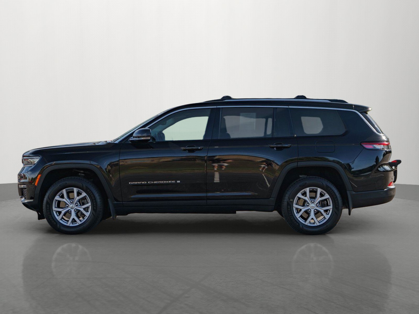 Used 2022 Jeep Grand Cherokee L Limited AWD/4WD image 4