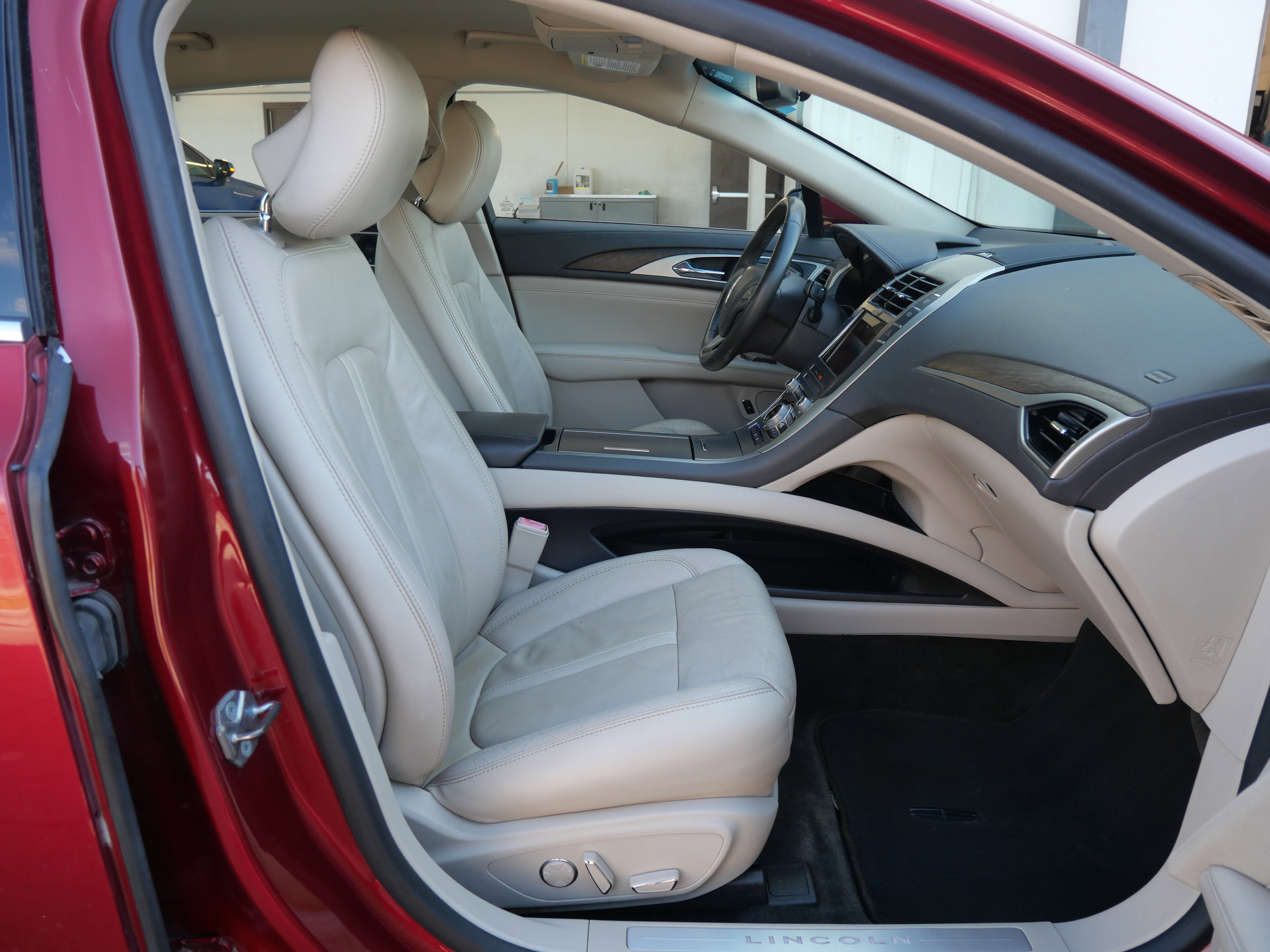 Used 2018 Lincoln MKZ Reserve image 15