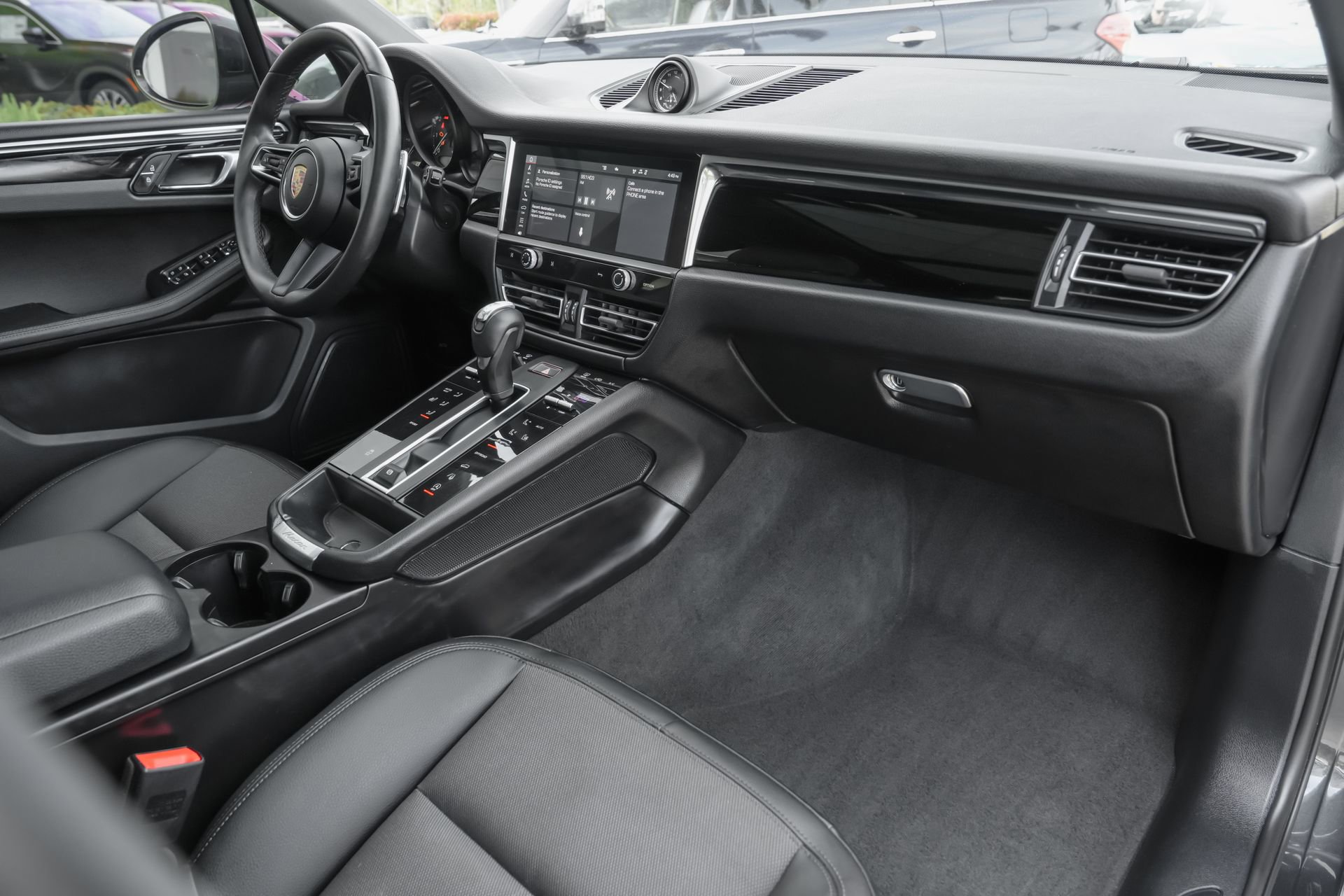 Used 2022 Porsche Macan image 39