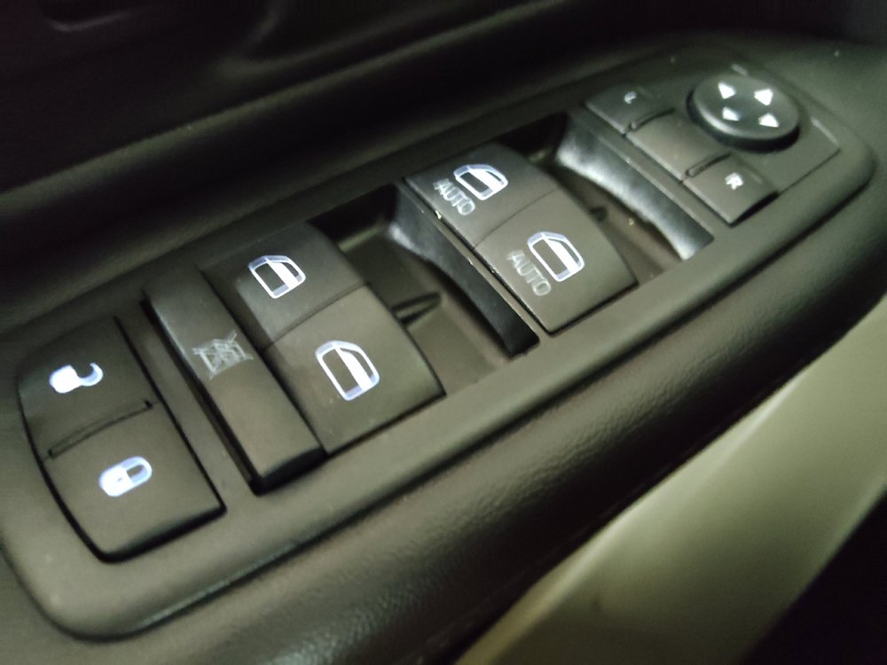 Used 2019 Dodge Grand Caravan SE FWD image 27