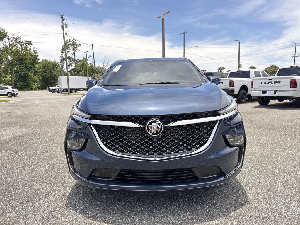 Used 2023 Buick Enclave Avenir w/ Avenir Technology Package FWD image 10