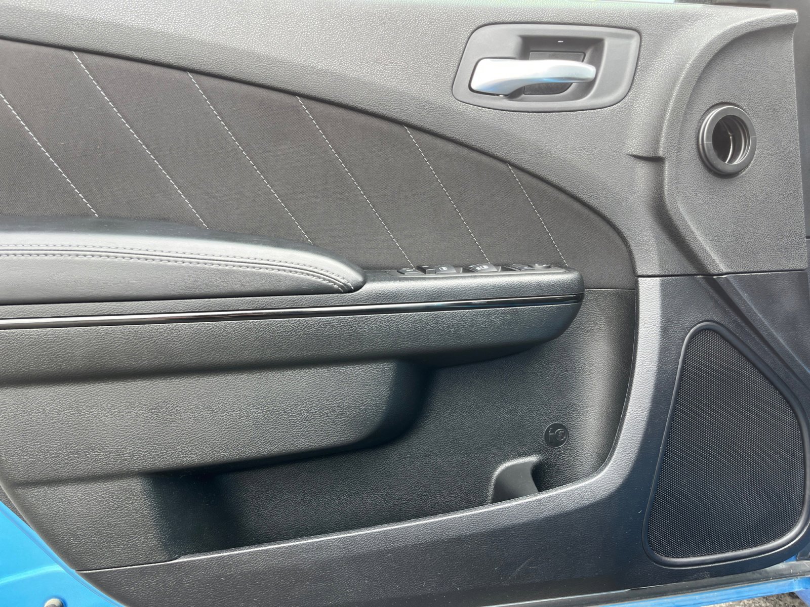 Used 2023 Dodge Charger SXT w/ Blacktop Package image 15