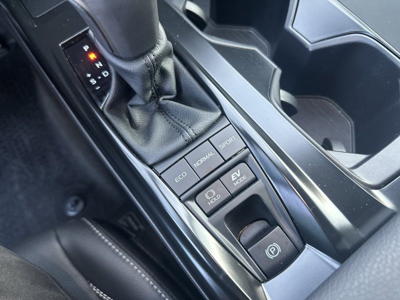 Used 2025 Toyota Camry SE image 20