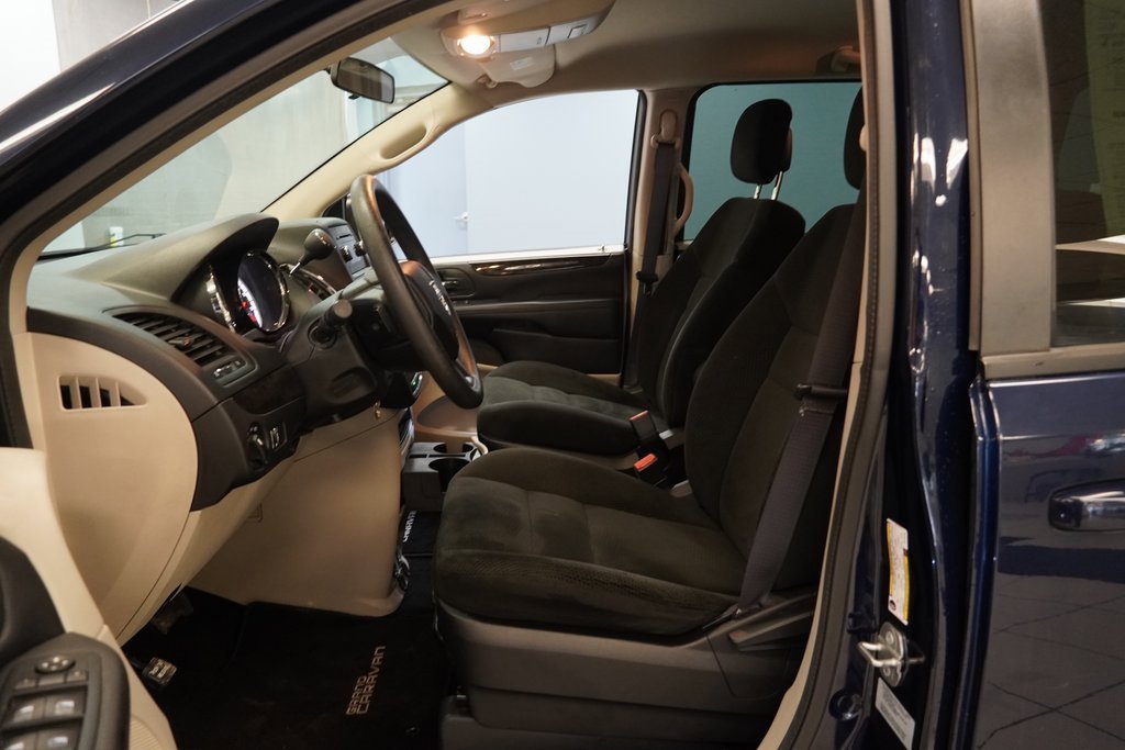 Used 2016 Dodge Grand Caravan SE w/ Quick Order Package 29E SE image 5