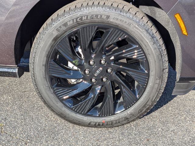 New 2026 Lincoln Navigator L Reserve w/ Jet Appearance Package image 11