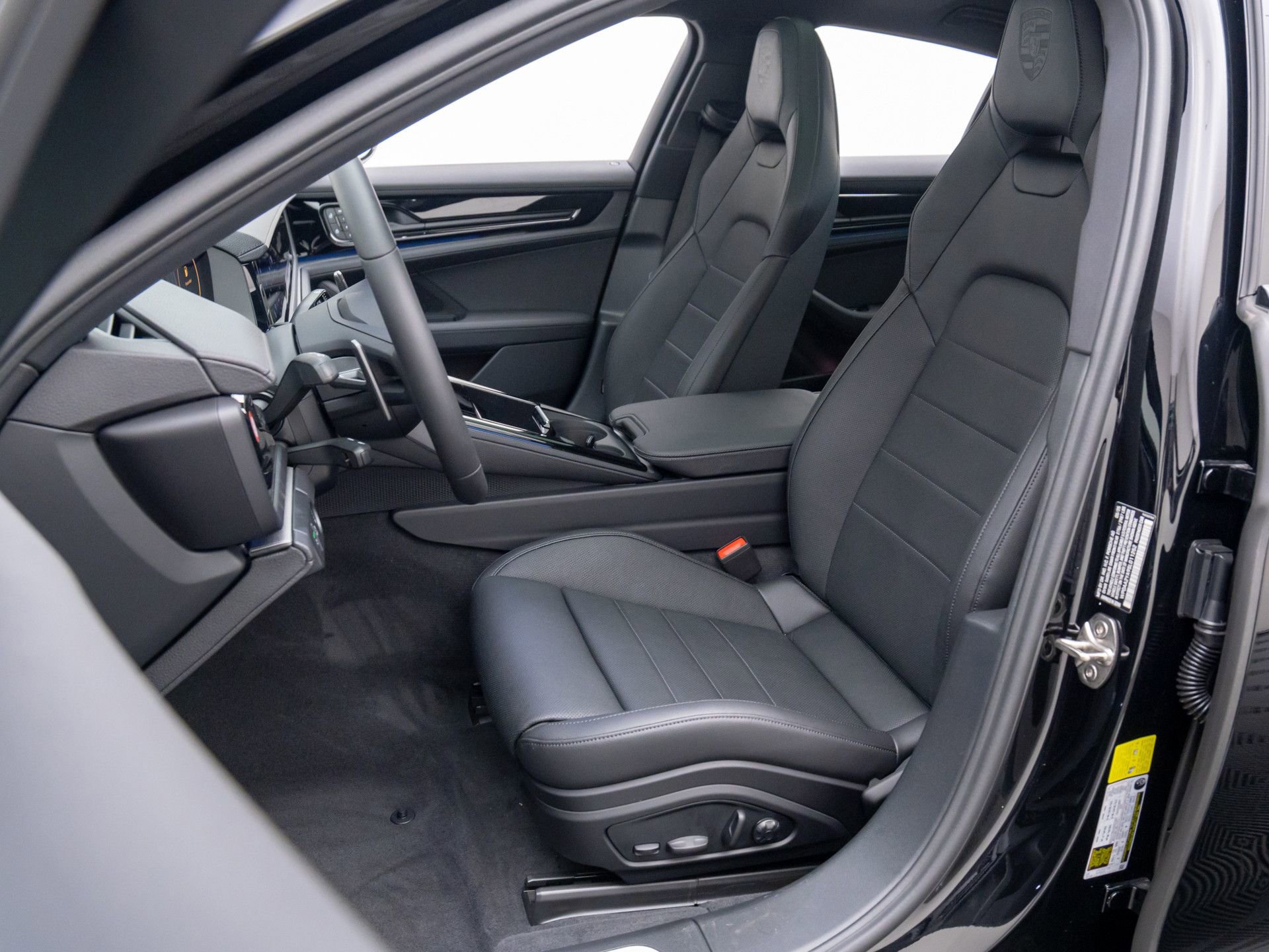 New 2025 Porsche Panamera 4 image 5