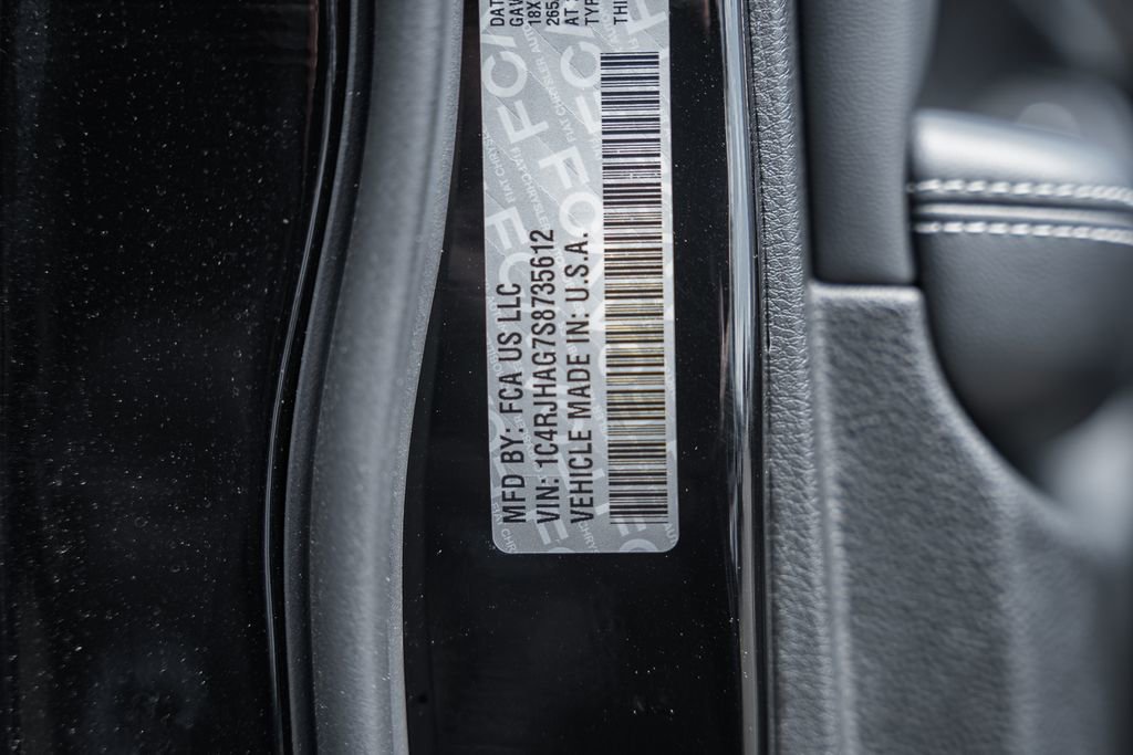 New 2025 Jeep Grand Cherokee Laredo X w/ Luxury Tech Group I image 36