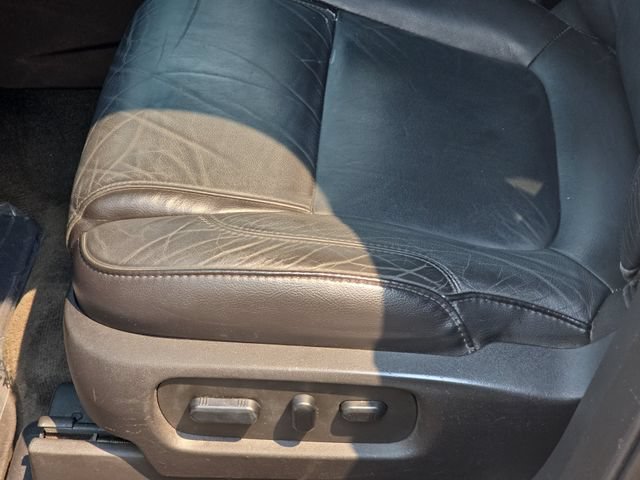 Used 2014 Ford Explorer XLT w/ Equipment Group 202A AWD/4WD image 31