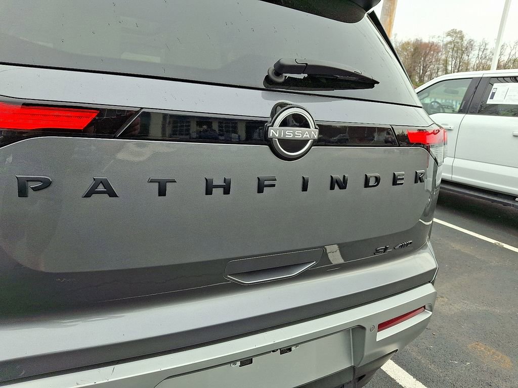 Used 2023 Nissan Pathfinder SL w/ SL Premium Package image 34