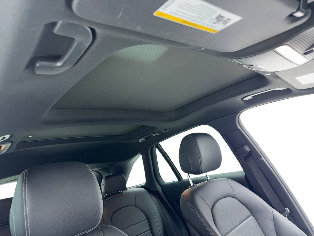 Used 2021 Mercedes-Benz GLC 300 4MATIC w/ Premium Package image 23