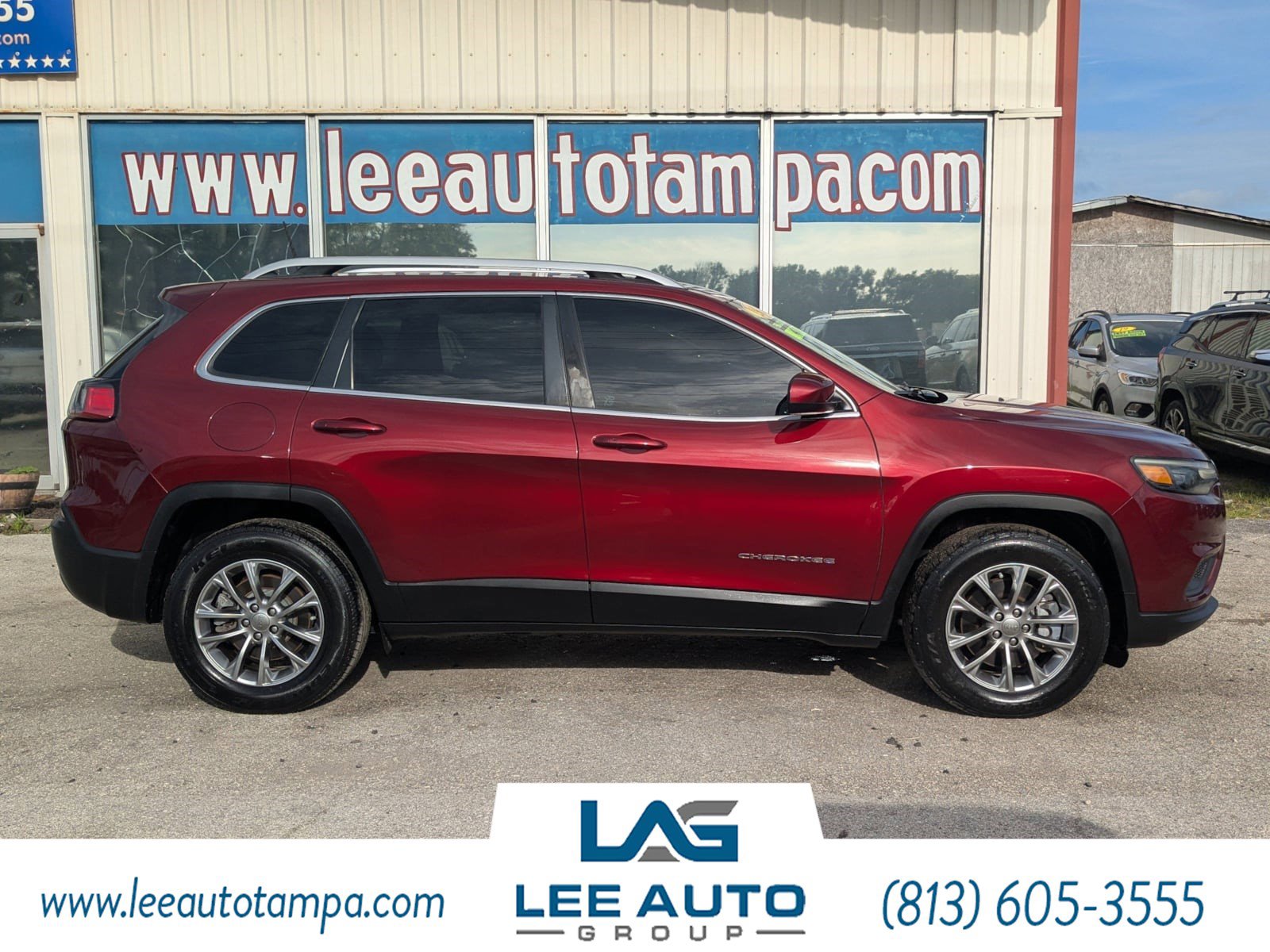 Used 2019 Jeep Cherokee Latitude Plus image 3