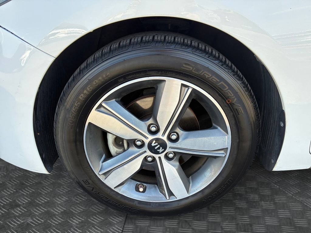 Used 2018 Kia Forte S image 23